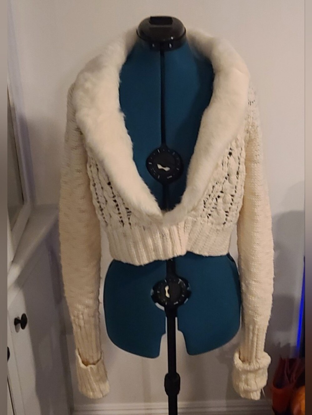 Vintage Bebe Cream Ivory Wool  & Fur Knit Cropped Sweater, Large - Picture 2 of 10